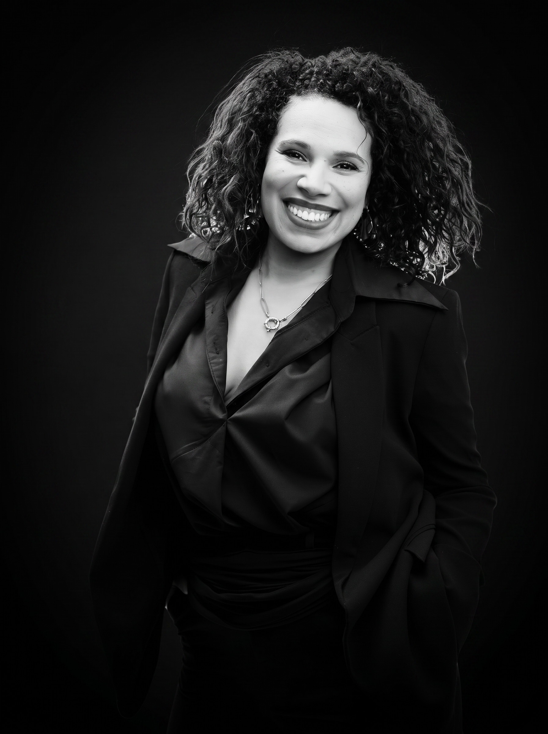 Laury Thirion, portrait studio lumineux